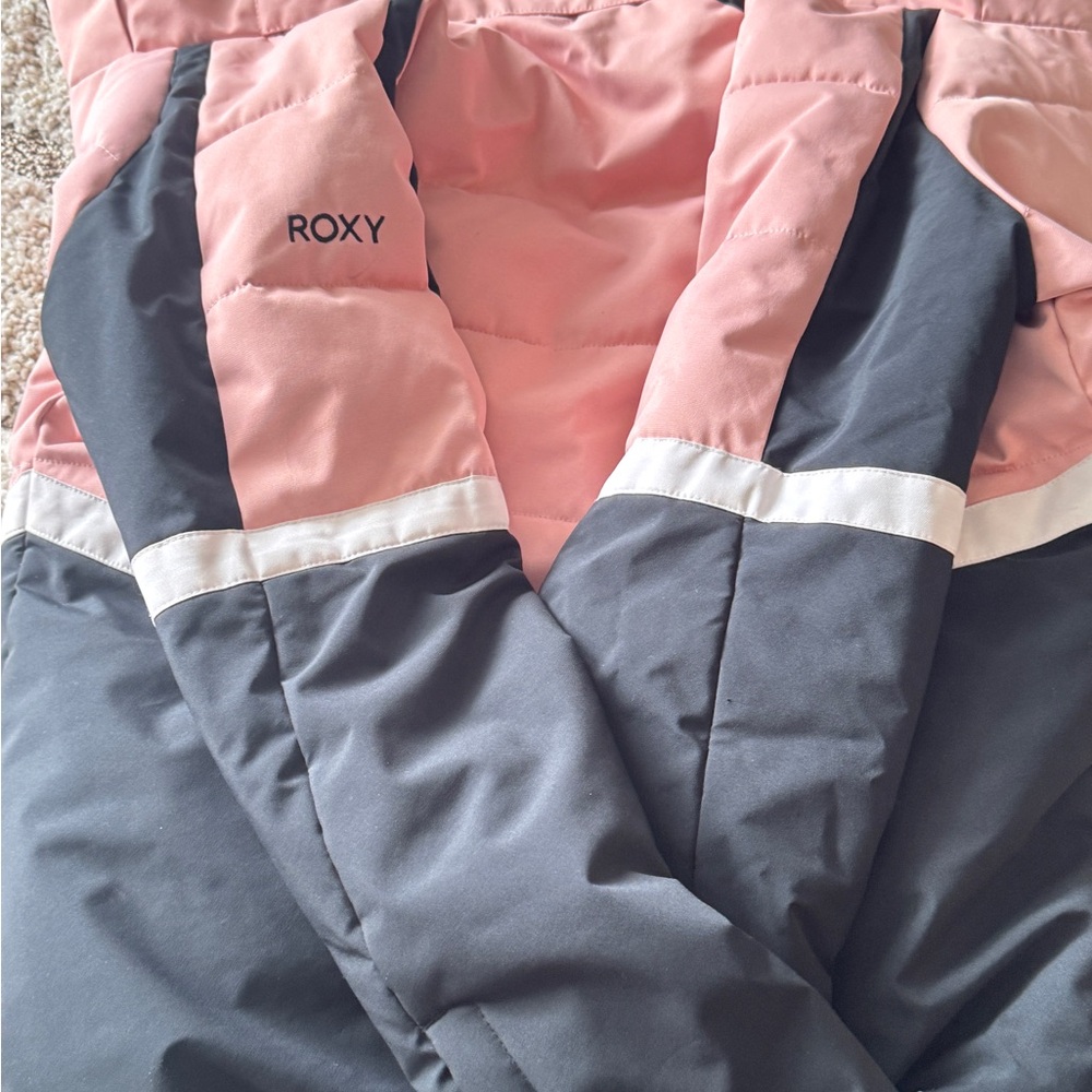 Girls size 12 Roxy ski jacket - Picture 2 of 3